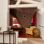 Small Artist's House I Petite Maison D'artiste