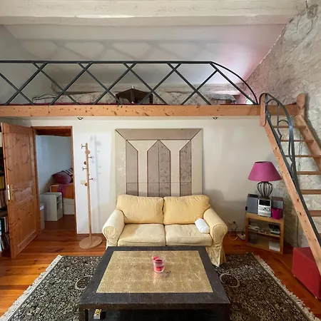 Small Artist's House I Petite Maison D'artiste Ferienhaus