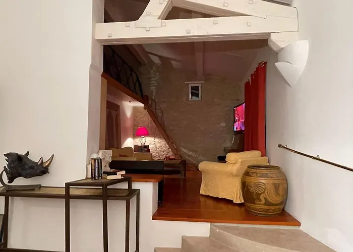 Small Artist's House I Petite Maison D'artiste